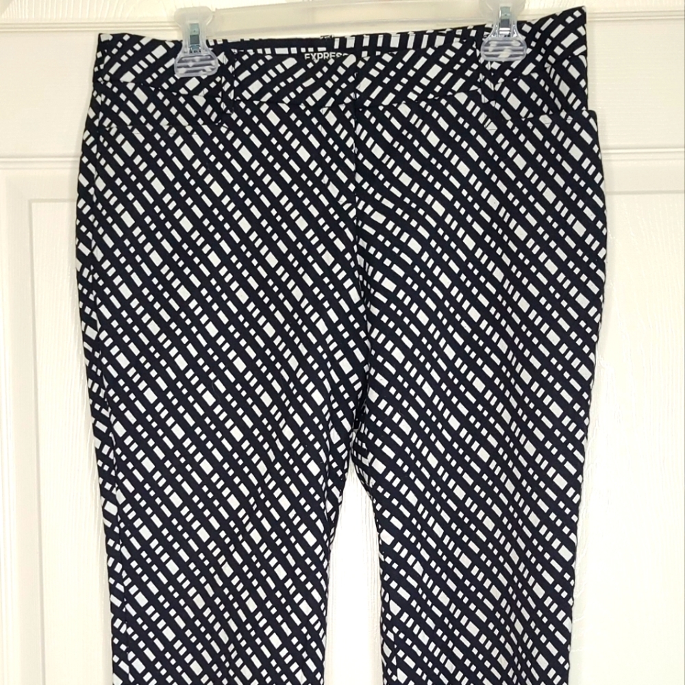 Express, Black & White patterned dress pants, size 6R